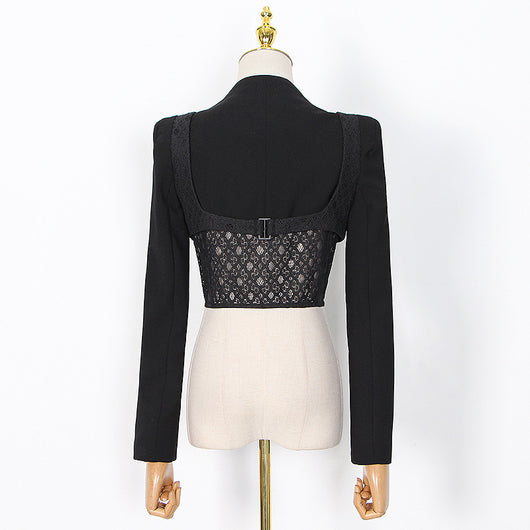 Traje con Escote V y Detalles de Encaje Calado - Image 2