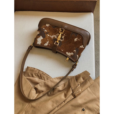 Bolso Bandolera Axilar para Mujer con Diseño Asimétrico - Image 12