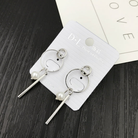 Aretes Coreanos Asimétricos con Flor de Perla y Moño - Image 56