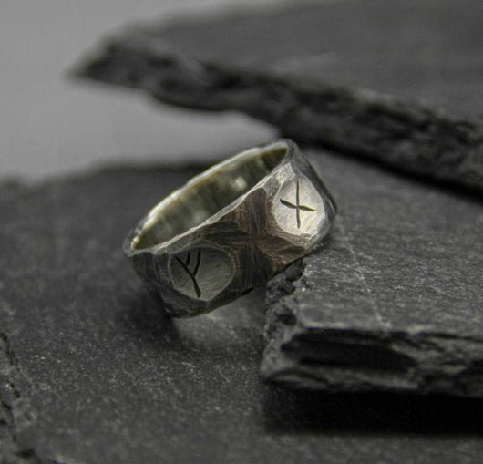 Anillo de Plata 925 con Runas Vikingas Artesanal - Estilo Retro para Hombre - Image 5