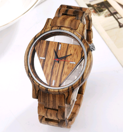 Reloj de Madera con Diseño Hueco Moderno y Elegante