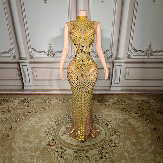 Vestido Halter de Lentejuelas Espejo con Cola Elegante