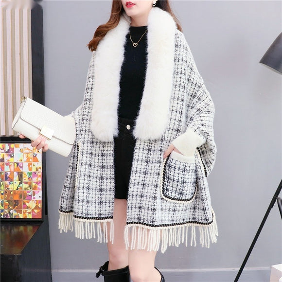 Poncho Cárdigan de Invierno con Cuello de Pelaje Sintético y Borlas - Talla Grande