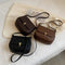 Bolso Saddle Retro con Textura - Elegancia Clásica para Mujer