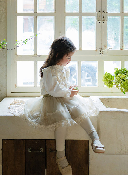 Blusa Princesa Infantil con Cuello de Encaje y Mangas Abullonadas Retro - Image 11