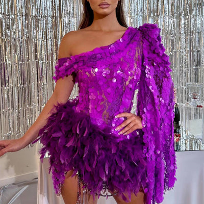 Vestido de Fiesta Corto con Lentejuelas Púrpura y Hombro Descubierto