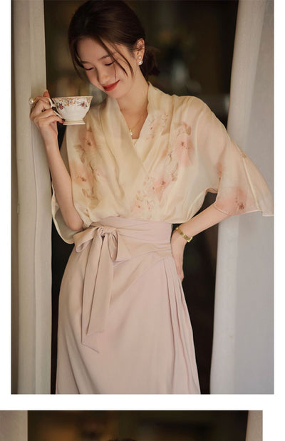 Conjunto de Dos Piezas: Blusa Floral de Gasa con Falda Elegante - Image 18