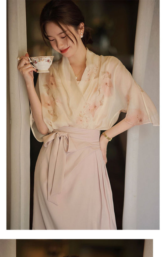 Conjunto de Dos Piezas: Blusa Floral de Gasa con Falda Elegante - Image 18