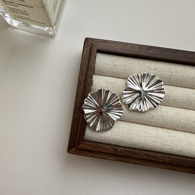 Aretes de Plata 925 Flor Grande Texturizada Estilo Coreano - Image 4