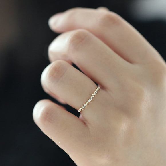 Anillo Plateado en Plata Esterlina Estilo Moderno para Mujer