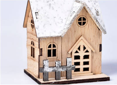Casita Navideña de Madera con Luz LED - Image 15