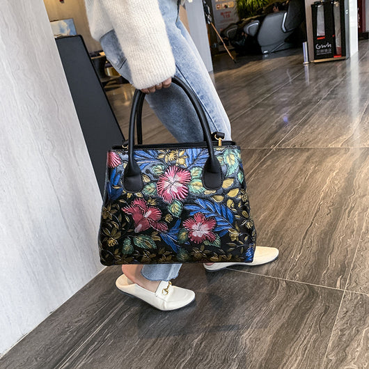 Bolso Retro Pintado a Mano con Relieve Estilo Chino - Image 2