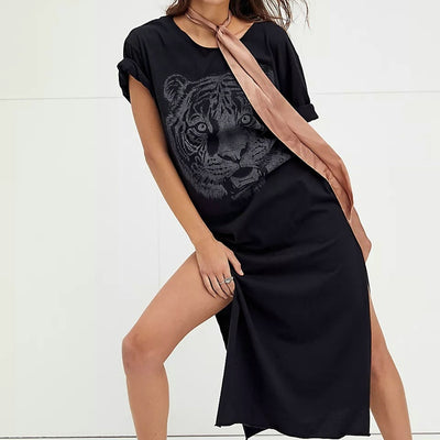 Blusa Cuello Redondo Estampado Tigre con Abertura Lateral