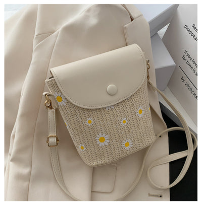 Bolso de Hombro Tejido en Rafia con Detalles Plisados - Image 24