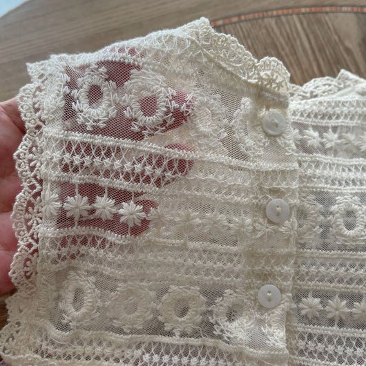 Vestido Princesa para Hermanas con Encaje y Bordado Delicado - Image 10