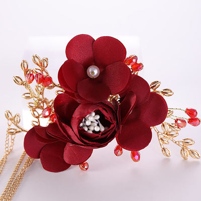 Tocado nupcial con flores rojas y horquilla china - Image 6