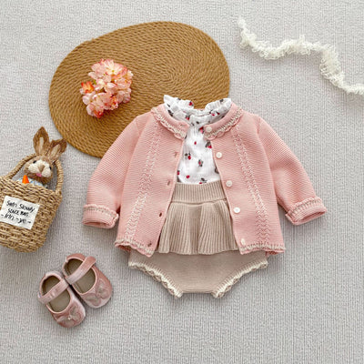 Conjunto de Dos Piezas para Bebé Niña - Cardigan Bicolor con Falda Pantalón Suspensores - Image 28