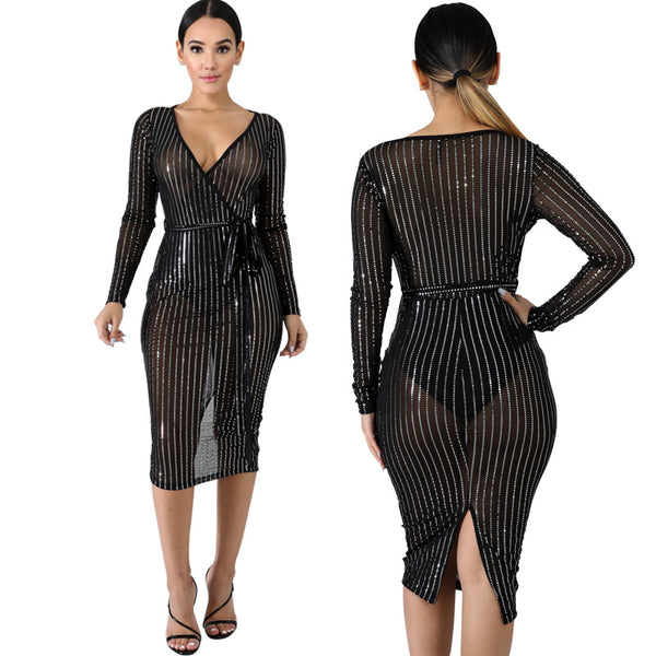 Vestido Escote Profundo con Detalles Perforados - Image 25