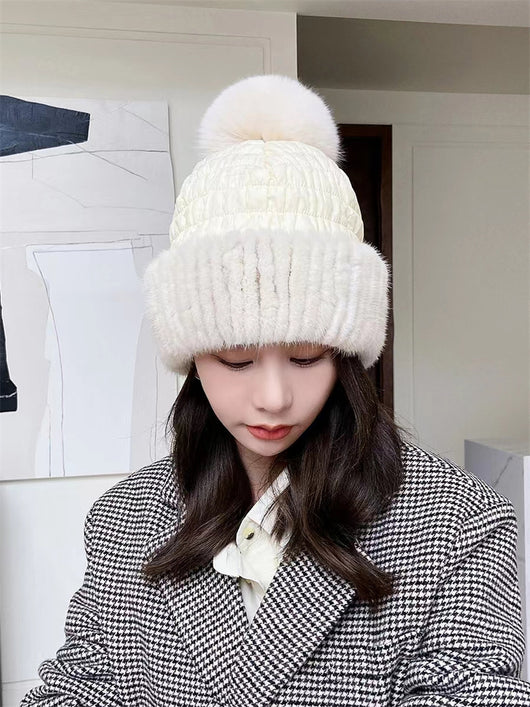 Gorro de Invierno Cálido con Pelaje de Visón y Pompón de Zorro - Image 13