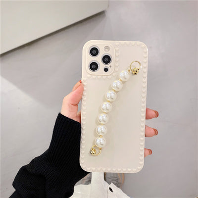 Funda para iPhone con Pulsera de Perlas - Protección Integral y Elegancia - Image 3