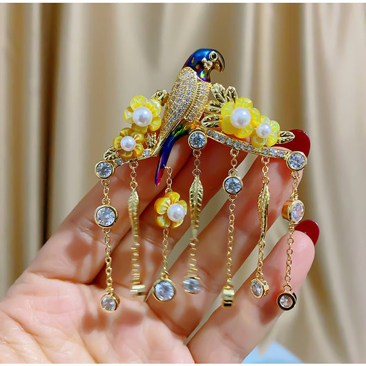 Broche de Lujo con Rama y Borlas - Image 10