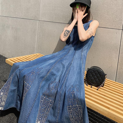 Vestido Denim Sin Mangas con Bordado Delicado