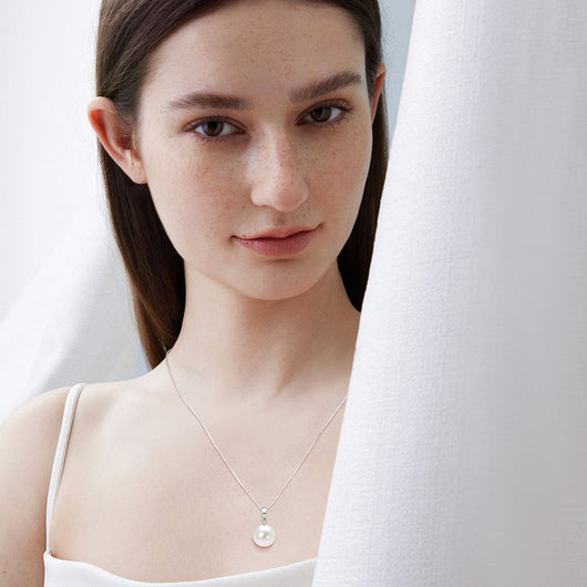 Collar Minimalista de Plata 925 con Bombilla de Luz - Image 3