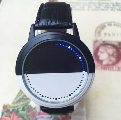 Reloj Inteligente de Pareja con Pantalla LED y Cuero - Negro y Blanco - Image 3