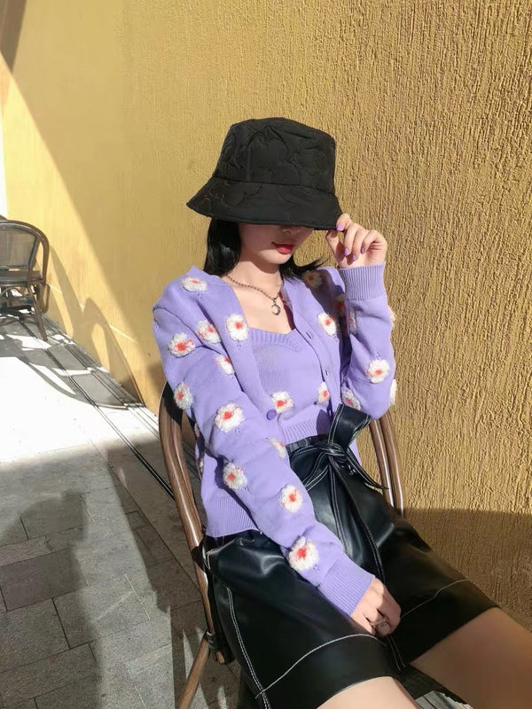 Conjunto Dos Piezas: Cardigan con Flores 3D Bordadas y Camiseta
