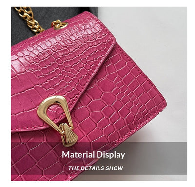 Bolso Bandolera Crossbody con Estampado Cocodrilo y Cadena Dorada - Image 15