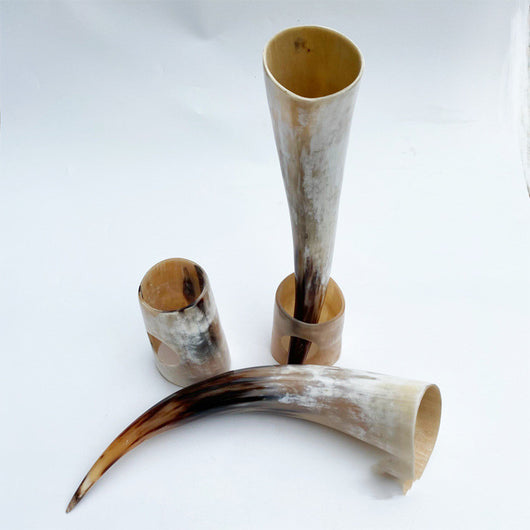 Copón de Vino XXL con Asas de Cuernos y Decoraciones Doradas - Image 8