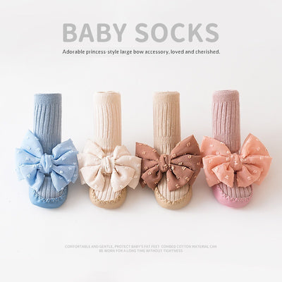 Zapatos y Calcetines para Bebé con Suela de Cuero Antideslizante y Detalles de Moño - Image 3