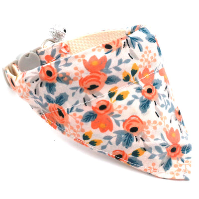 Pañoleta Triangular Floral para Mascotas Talla Pequeña - Image 4