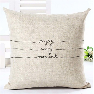 Funda de Almohada Decorativa con Letras en Blanco y Negro - Image 3