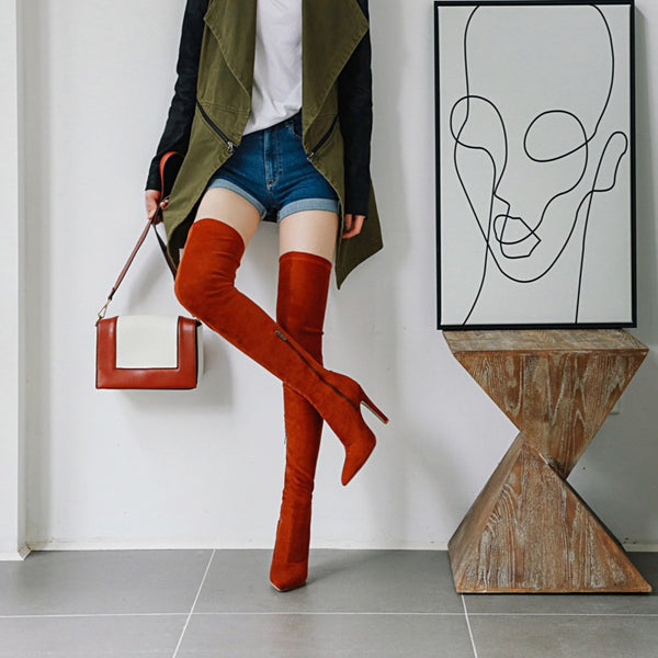 Botas Altas Vintage con Tacón Fino y Punta Aguda