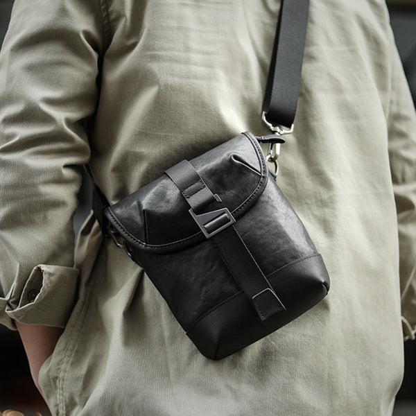 Bolso Bandolera de Cuero para Hombre con Diseño Asimétrico
