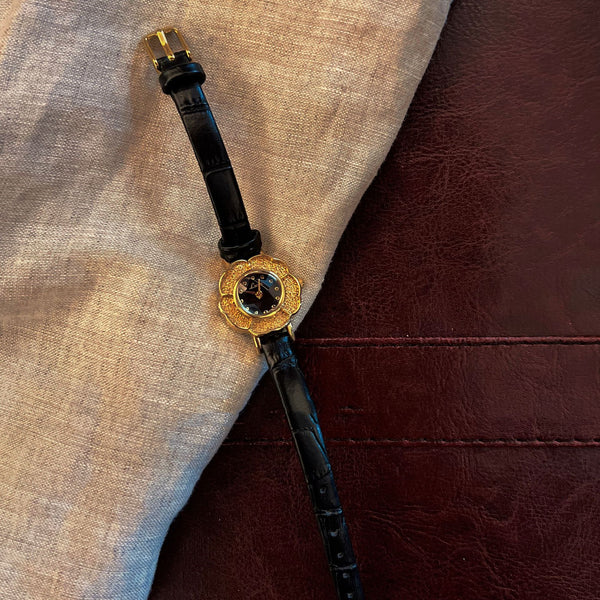 Reloj de Pulsera Retro Camelia Estilo Antiguo para Mujer con Esfera Pequeña