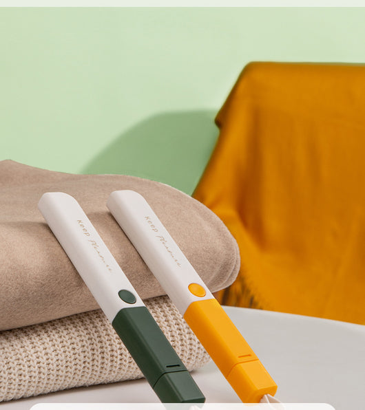 Rodillo Quitapelusas Electrostático con Mango Largo para Ropa y Mascotas - Image 12