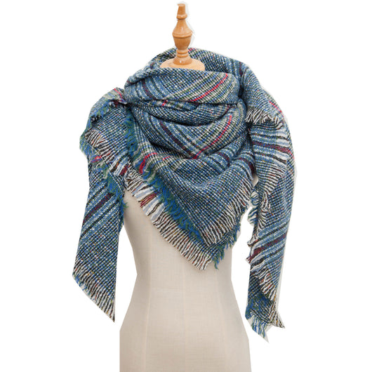 Chal Triangular Escocés para Otoño e Invierno - Amplio y Versátil - Image 35