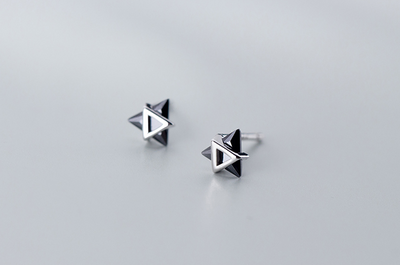Aretes de Plata S925 Estilo Japonés con Diamantes - Triángulo Geométrico Personalizado - Image 7