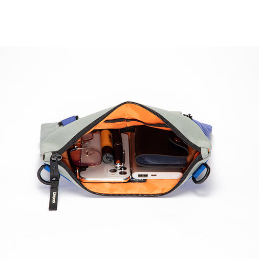 Bolsa Mensajera Techwear Color Block para Hombre con Detalles Reflectantes - Image 3