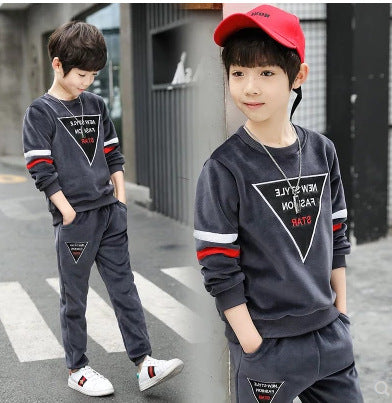 Traje Infantil Primavera Terciopelo Dorado para Niños - Image 3