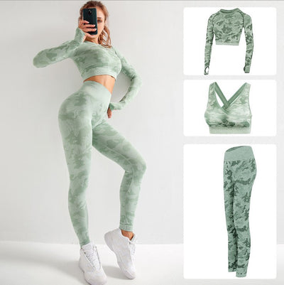 Conjunto de Yoga Camuflado de Tres Piezas - Image 2