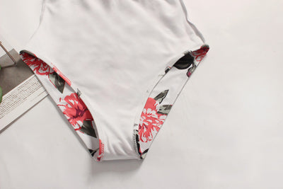 Bikini de Rayas Blancas y Negras con Costuras Decorativas - Image 3