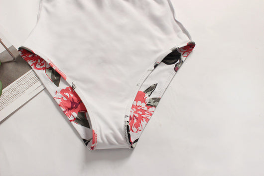 Bikini de Rayas Blancas y Negras con Costuras Decorativas - Image 3