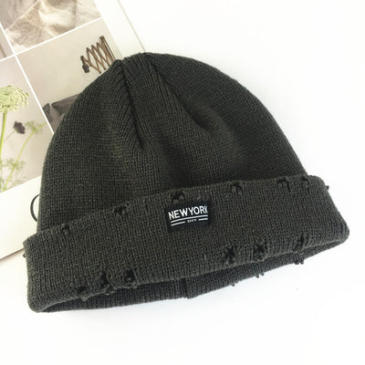 Gorro Tejido con Protección de Oídos y Parches de Moda - Image 5