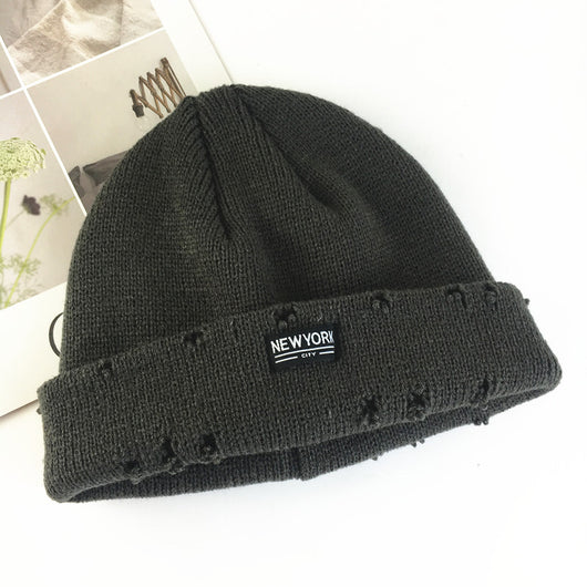 Gorro Tejido con Protección de Oídos y Parches de Moda - Image 5