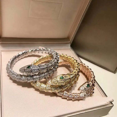 Conjunto de Pulsera y Anillo con Diamantes Micro Incrustados en Oro Laminado - Image 6