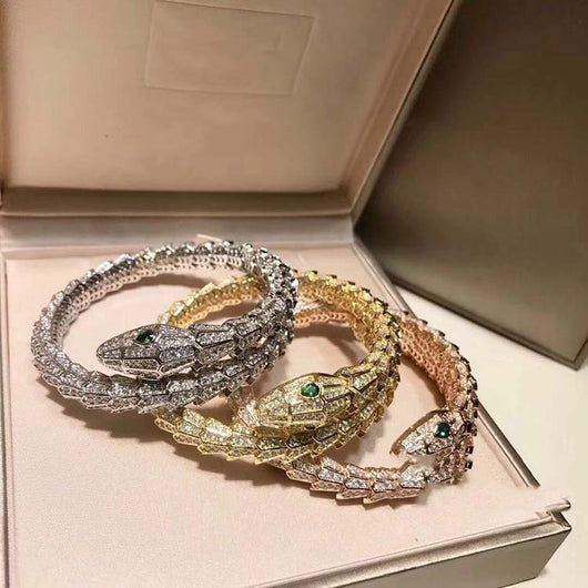Conjunto de Pulsera y Anillo con Diamantes Micro Incrustados en Oro Laminado - Image 6