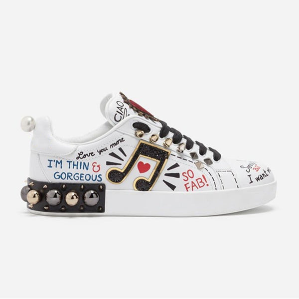 Zapatillas Blancas de Cuero Genuino con Remaches y Diseño Graffiti
